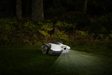 Husqvarna Automower 405VE Nera Kosiarka automatyczna robot koszący 970819911 zapewnia pełne pokrycie trawnika — nawet w nocy