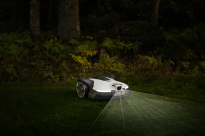 Husqvarna Automower 405VE Nera Kosiarka automatyczna robot koszący 970819911 zapewnia pełne pokrycie trawnika — nawet w nocy