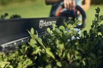 Husqvarna Aspire H50-P4A Nożyce do żywopłotu akumulatorowe 970620302 970 62 03‑02 Zbieranie liści podczas przycinania do wyjmowanego pojemnika