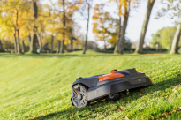 Husqvarna Automower 540 EPOS Kosiarka automatyczna robot koszący 970730311 umożliwia bezprzewodową instalację