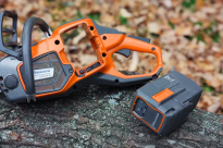 Husqvarna 550i XP Piła akumulatorowa łańcuchowa 970745815 z dwoma opcjami akumulatorów