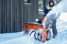 Husqvarna ST 376 Odśnieżarka spalinowa dwustopniowa 970787401 System dwustopniowy do pracy w niskich temperaturach