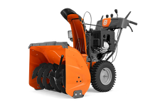 Husqvarna ST 376 Odśnieżarka spalinowa dwustopniowa 970787401 Hydrostatyczny napęd i dźwignie zwalniające zapewniają doskonałą zwrotność