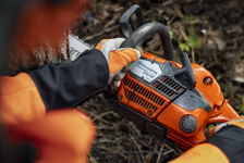 Husqvarna T540 XP Mark III Pilarka spalinowa łańcuchowa 970517914 970 51 79‑14 Doskonała widoczność linii kierunku obalania