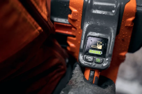 Husqvarna 550i XPG Pilarka akumulatorowa łańcuchowa 970746015  jest wyposażona w nowy wyświetlacz graficzny