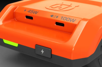 Husqvarna 40-USB150X — Podwójne gniazda wyjściowe mogą być używane do ładowania dwóch urządzeń elektrycznych jednocześnie
