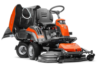 Husqvarna RC 320Ts Rider spalinowy AWD z koszem 970621201 970 62 12‑01 poradzi sobie nawet z ciasnymi zakrętami