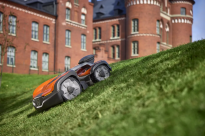 Husqvarna Automower 535 AWD EPOS Kosiarka automatyczna 970745511 Satelitarna technologia umożliwia instalację bez użycia kabli