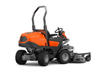 Husqvarna P 525DX Rider spalinowy AWD 967985301 970 54 29‑01 Przegubowy układ kierowniczy ułatwiają manewrowanie maszyną w ciasnych przestrzeniach