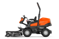 Husqvarna P 525DX Rider spalinowy AWD 967985301 970 54 29‑01 Teren pracy jest doskonale widoczny z fotela kierowcy