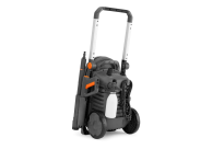 Husqvarna PW 360 Myjka ciśnieniowa 970726201 970 72 62‑01 posiada długi, elastyczny wąż UltraFlex