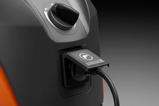 Husqvarna WDC 325L Odkurzacz elektryczny budowlany 967908101 Gniazdo zasilania z automatyczną funkcją stop / start