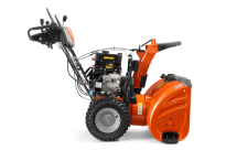 Husqvarna ST330 Odśnieżarka dwustopniowa 970529101 970 52 91‑01 Duże opony zapewniają wydajną pracę