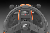 Husqvarna R 200iX AWD Rider akumulatorowy 970748001 Diody LED wskazują stan ładowania