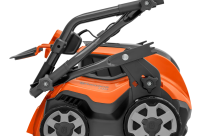 Husqvarna S138C Wertykulator elektryczny 967922301 967 92 23‑01 Kompaktowa konstrukcja i składany uchwyt