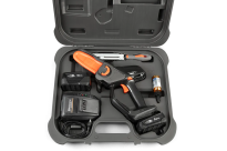 Husqvarna Aspire Skrzynka na minipilarkę 536586101 536 58 61‑01 posiada miejsce na 2 akumulatory 18 V i jedną ładowarkę