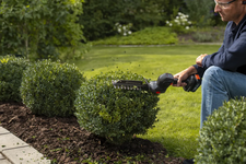 Husqvarna Aspire SE20-P4A Nożyce do żywopłotu akumulatorowe 970716702 970 71 67‑02 zapewniają doskonałą zwrotność