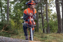 Husqvarna 560 XP Pilarka spalinowa łańcuchowa 970501715 
970 50 17‑15 do prac leśnych