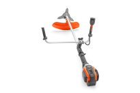 Husqvarna 535iFR Wykaszarka akumulatorowa 967850504 967 85 05‑04 Kąt przekładni kątowej umożliwia ustawienie urządzenia tnącego równolegle do podłoża