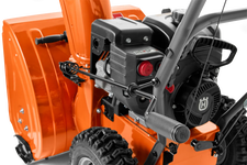 Husqvarna ST124 Odśnieżarka dwustopniowa 970449302 970 44 93‑02 Elektryczny rozrusznik, podłącz do gniazdka elektrycznego i uruchom silnik, naciskając przycisk